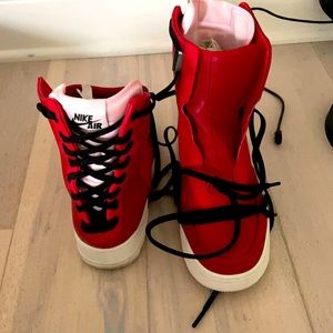 Nike Air Force 1 Rebel XX
Gym Red (W) size 8